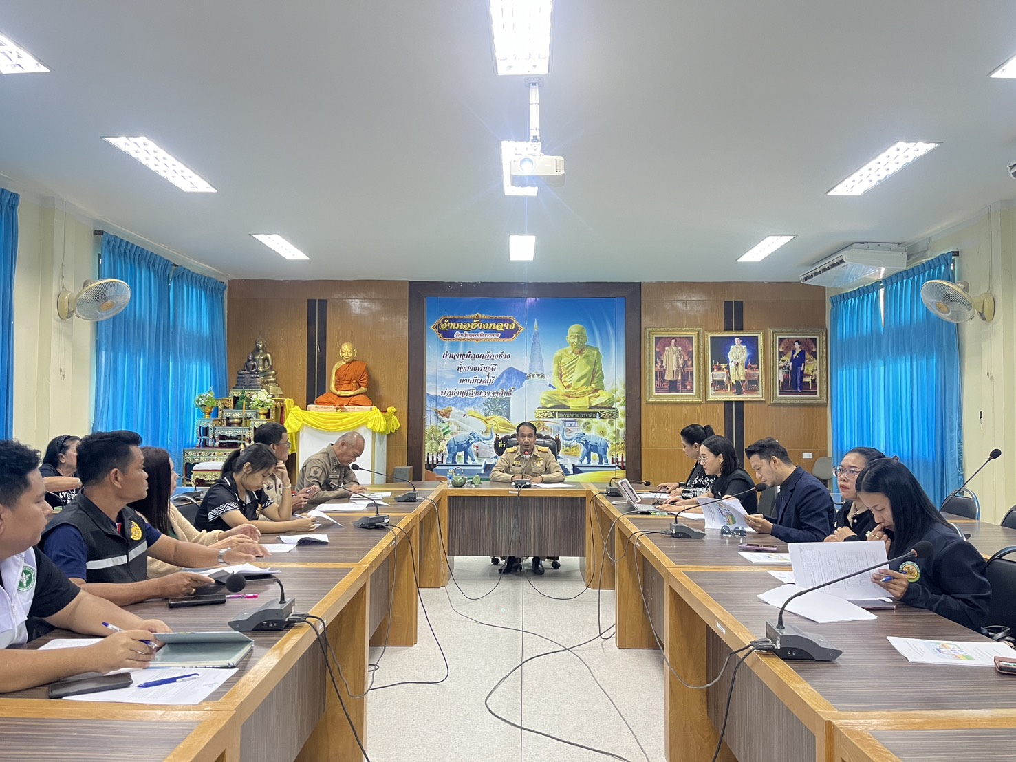 สพอ.ช้างกลาง จัดประชุมการนำเสนอผลการจัดเก็บและรับรองคุณภาพข้อมูลความจำเป็นพื้นฐาน (จปฐ.) ระดับอำเภอ 